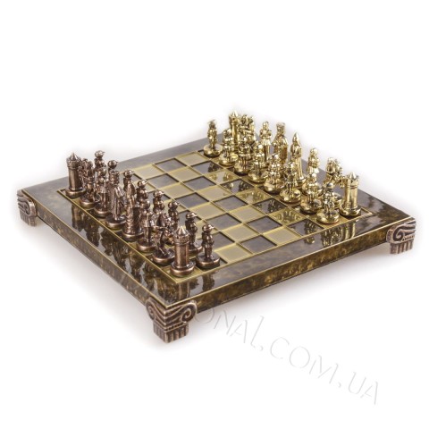 Шахматы византийская империя в деревянном футляре коричневые 20x20 см